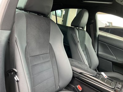 2023 Lexus IS 缩略图 32