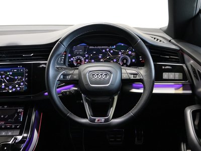 AUDI Q8 - 8