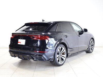AUDI Q8 - 4