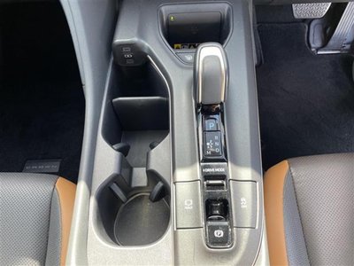 TOYOTA CROWN CROSSOVER - 10