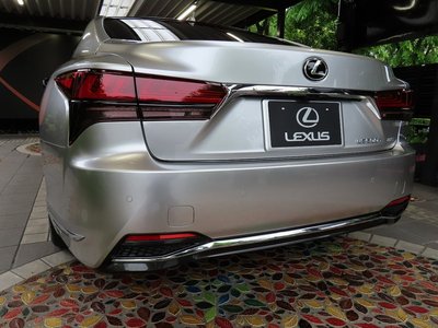 LEXUS LS - 3