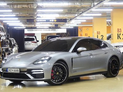 PORSCHE PANAMERA - 1