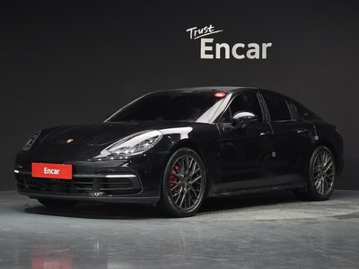 PORSCHE PANAMERA - 1