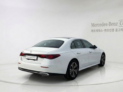 MERCEDES-BENZ E-CLASS - 4