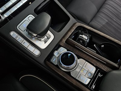 صورة 9 لـ 2020 Genesis G90