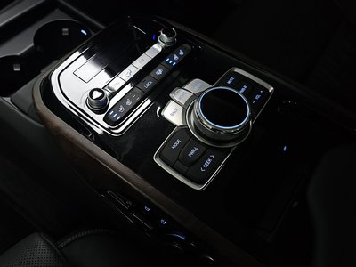 صورة مصغرة 19 لـ 2020 Genesis G90