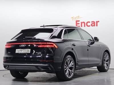 AUDI Q8 - 5