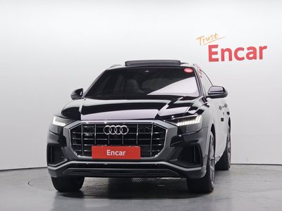 AUDI Q8 - 2