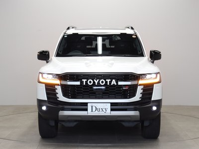 TOYOTA LAND CRUISER 300 - 7