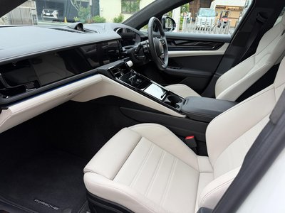 PORSCHE PANAMERA - 8