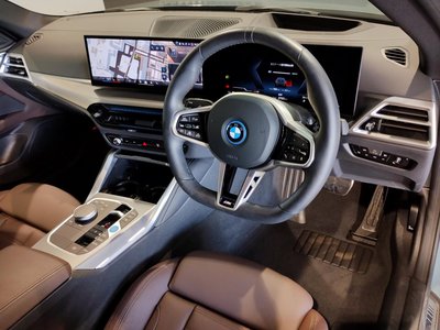 2025 BMW I4 — миниатюра 13