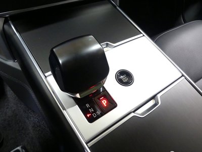 صورة 9 لـ 2024 LAND Rover RANGE ROVER