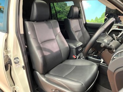 TOYOTA LAND CRUISER PRADO - 10