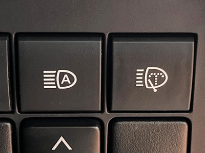 TOYOTA LAND CRUISER PRADO - 8