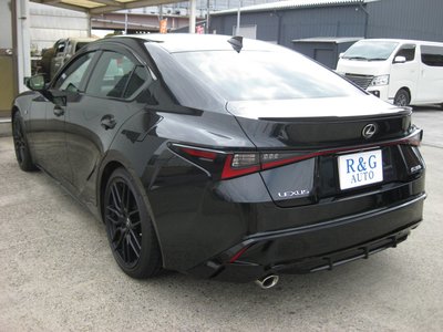 LEXUS IS - 10