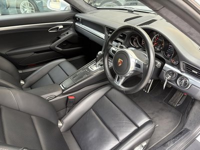 2014 Porsche 911 thumbnail 16