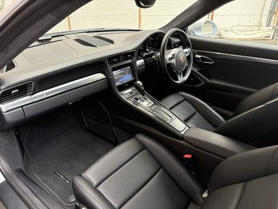 2014 Porsche 911 thumbnail 19