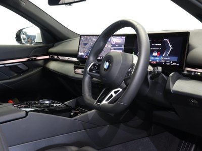 2025 BMW 5 SERIES TOURING thumbnail 16