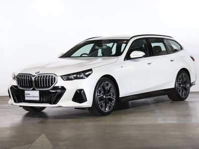 2025 BMW 5 SERIES TOURING photo 1