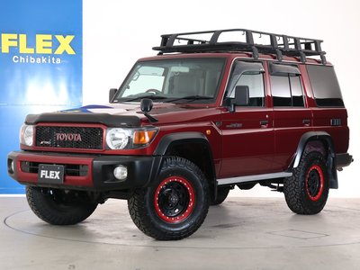 TOYOTA LAND CRUISER 70 - 1