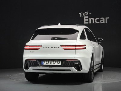صورة 4 لـ 2023 Genesis GV70