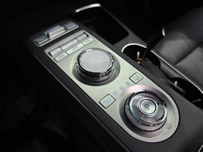 صورة مصغرة 12 لـ 2023 Genesis GV70