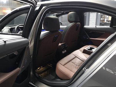 2025 BMW 5 SERIES 缩略图 16