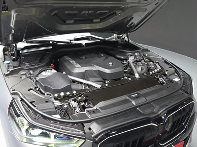 2025 BMW 5 SERIES 照片 7