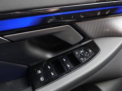 2025 BMW 5 SERIES 缩略图 31