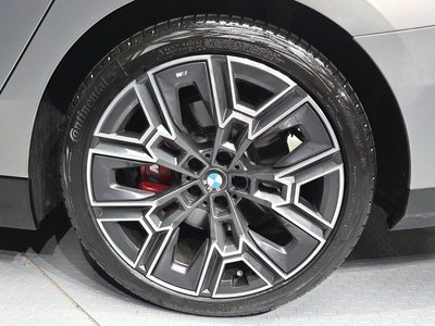 2025 BMW 5 SERIES 照片 8