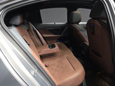 2025 BMW 5 SERIES 缩略图 18
