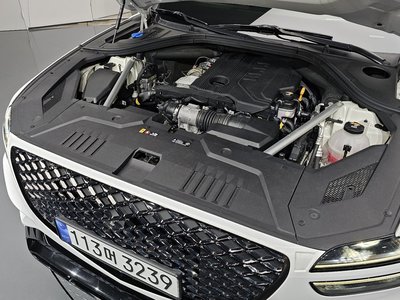 2021 Genesis GV70 photo 7