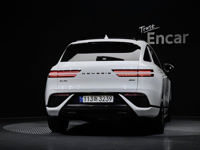 2021 Genesis GV70 photo 3