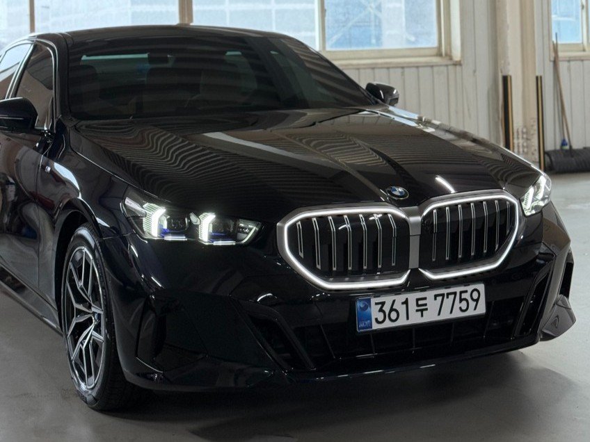BMW 5 SERIES - View 1