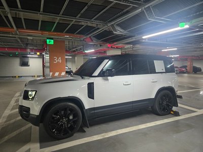 LAND ROVER DEFENDER - 7