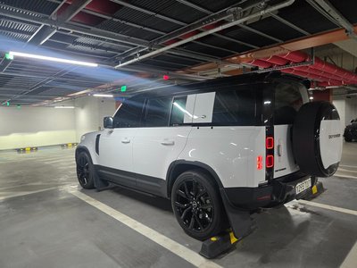 LAND ROVER DEFENDER - 8