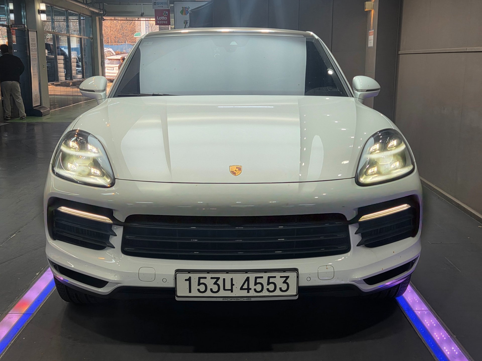 PORSCHE CAYENNE - View 1