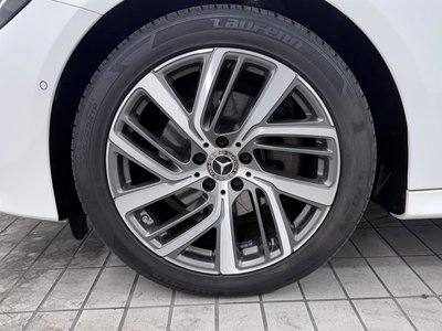 MERCEDES-BENZ E-CLASS - 6