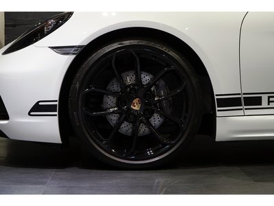 صورة 9 لـ 2024 Porsche 718