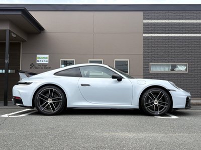 2025 Porsche 911 photo 10