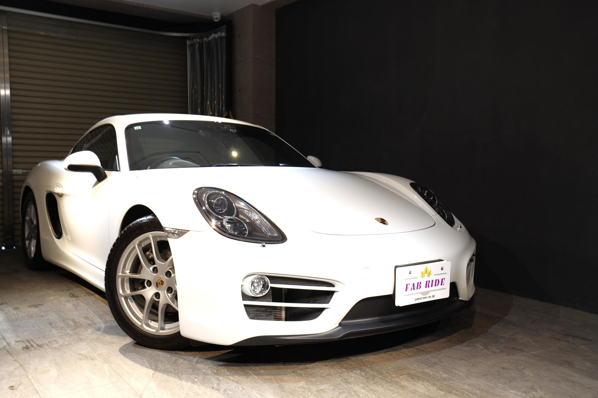 PORSCHE CAYMAN - View 1