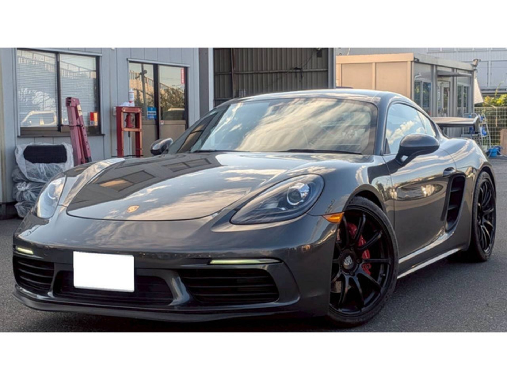 PORSCHE 718 CAYMAN - View 1