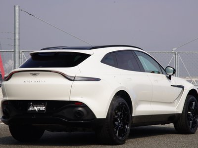 ASTON MARTIN DBX - 7