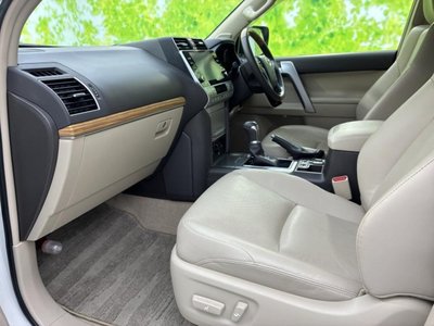 TOYOTA LAND CRUISER PRADO - 7