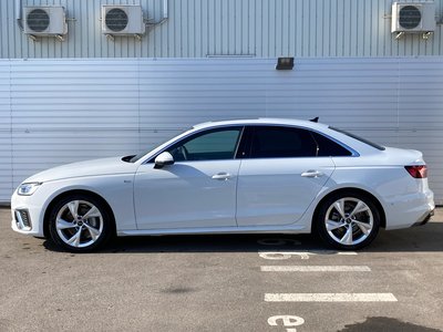 AUDI A4 - 8