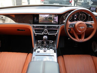 BENTLEY FLYING SPUR - 10