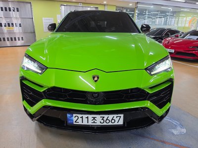 LAMBORGHINI URUS - 2