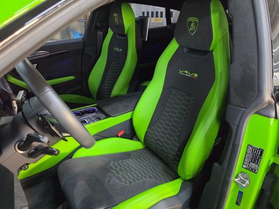 LAMBORGHINI URUS - 10