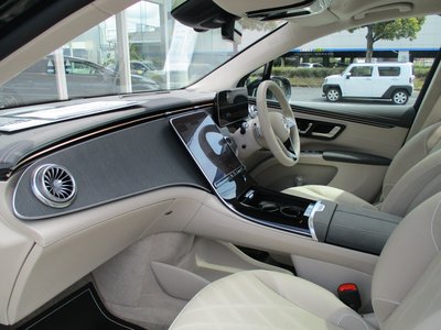 MERCEDES-BENZ EQS - 9