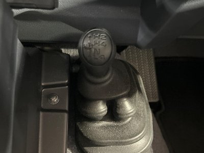 TOYOTA LAND CRUISER 70 - 3